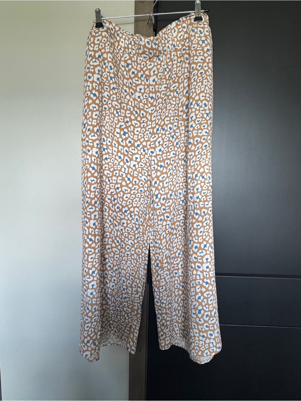 entro Leopard Print Wide Leg pants in Tan, White & Light Blue